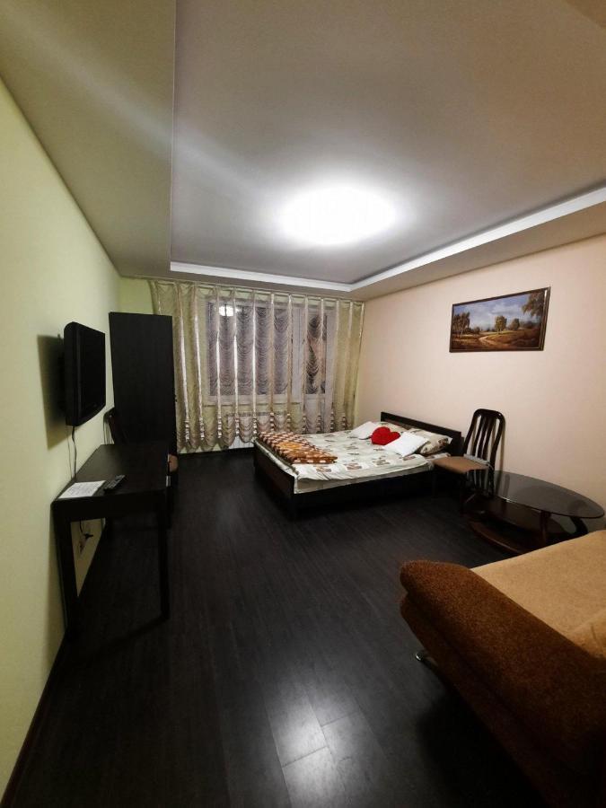 Шикарная 2К Квартира Центральный Парк Университет 70М Irpiny Kültér fotó